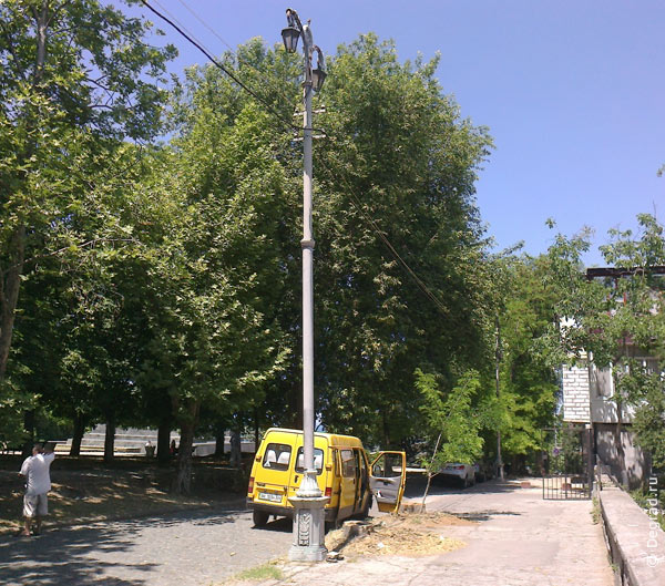 Фонари на ул. Суворова в Севастополе
