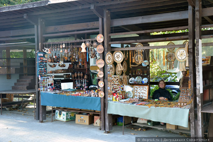  Торговля сувенирами в Тракаи (Литва)