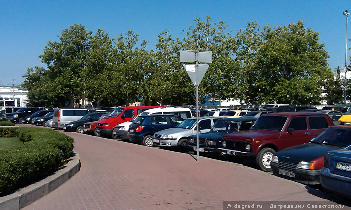 Автомобили и парковки